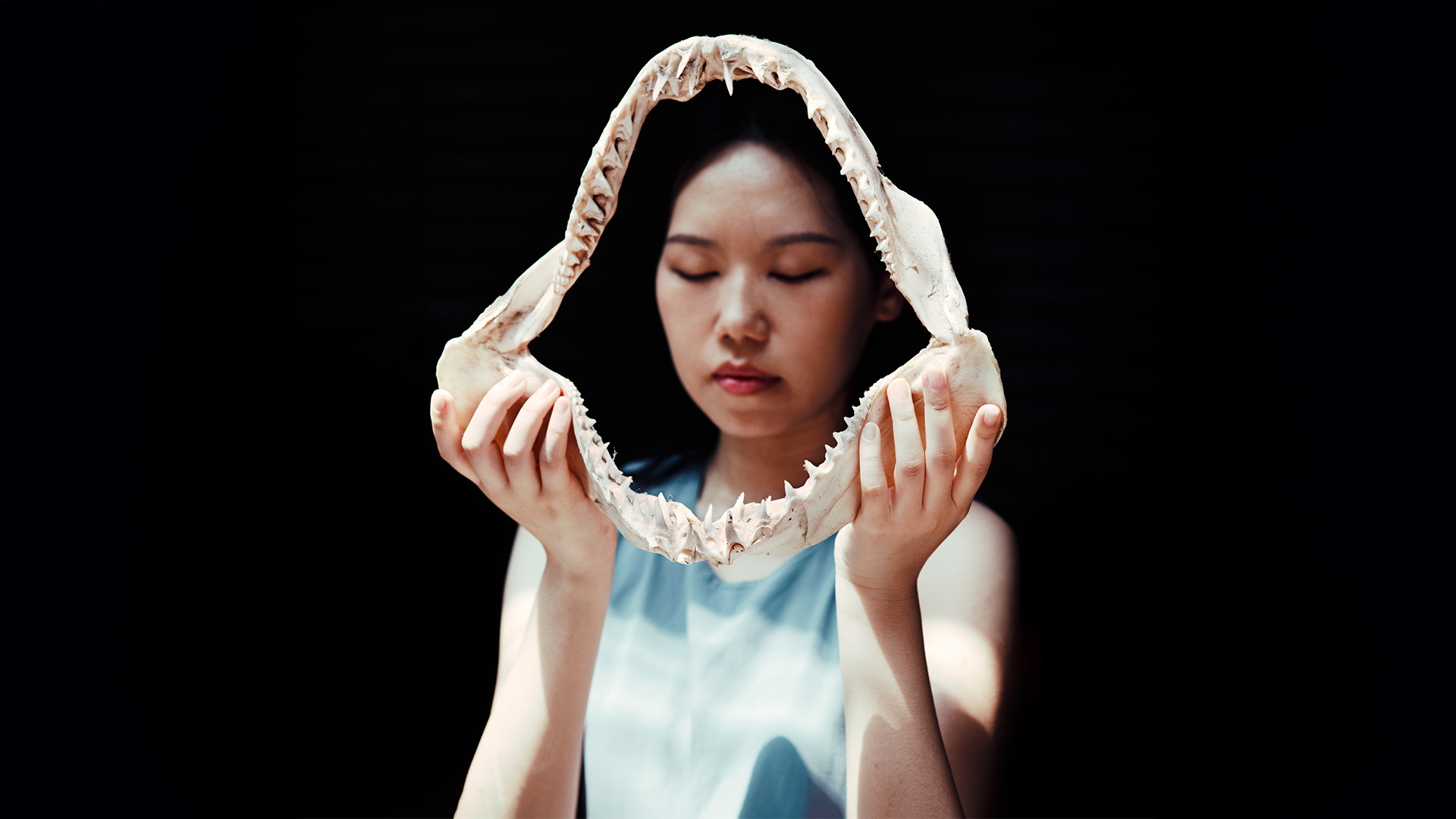 Performing with a shark jaw